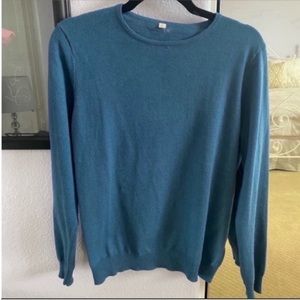 Women’s Blue Long Sleeve Scoop Neck Sweater Size Large